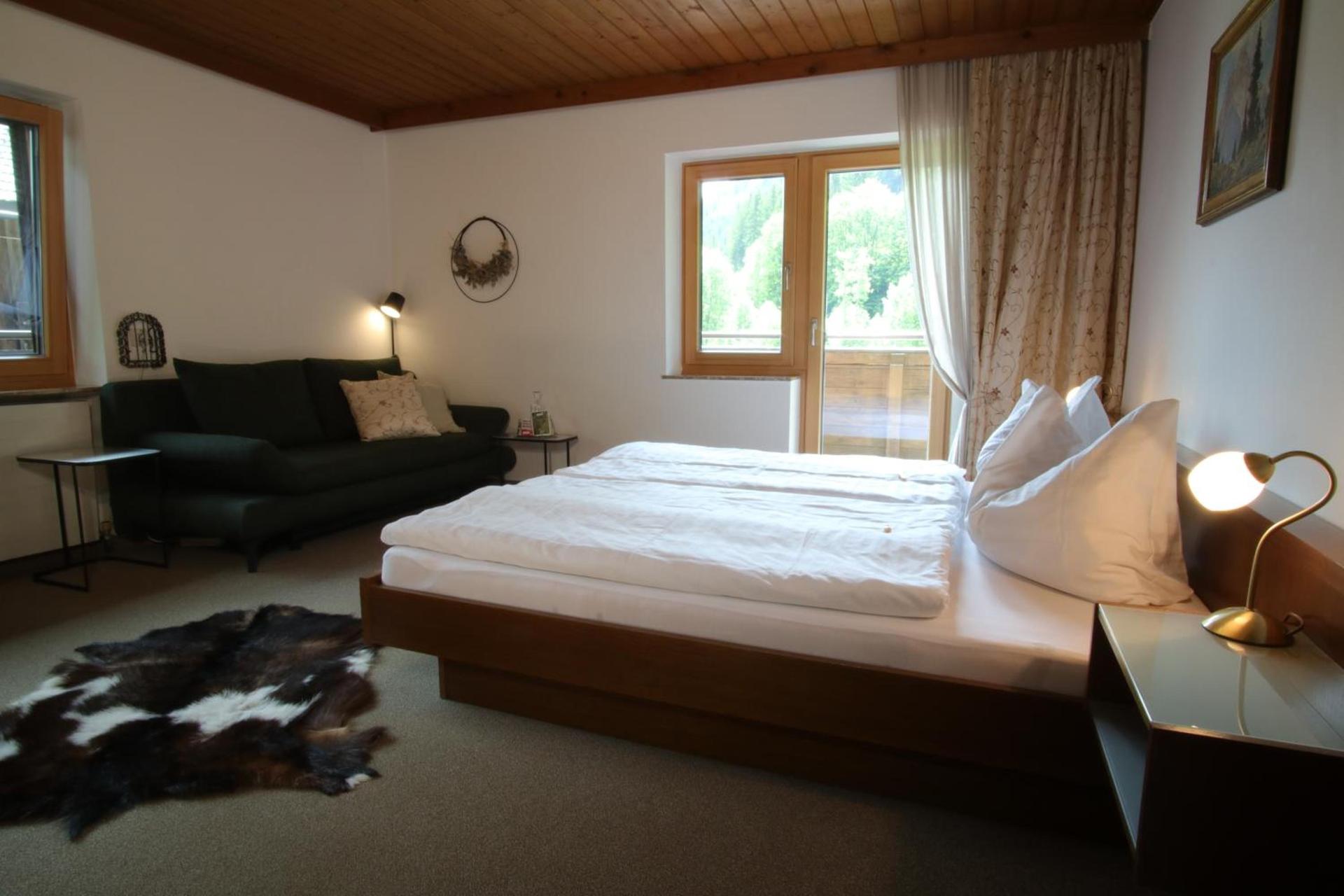 Doppelzimmer mit Balkon