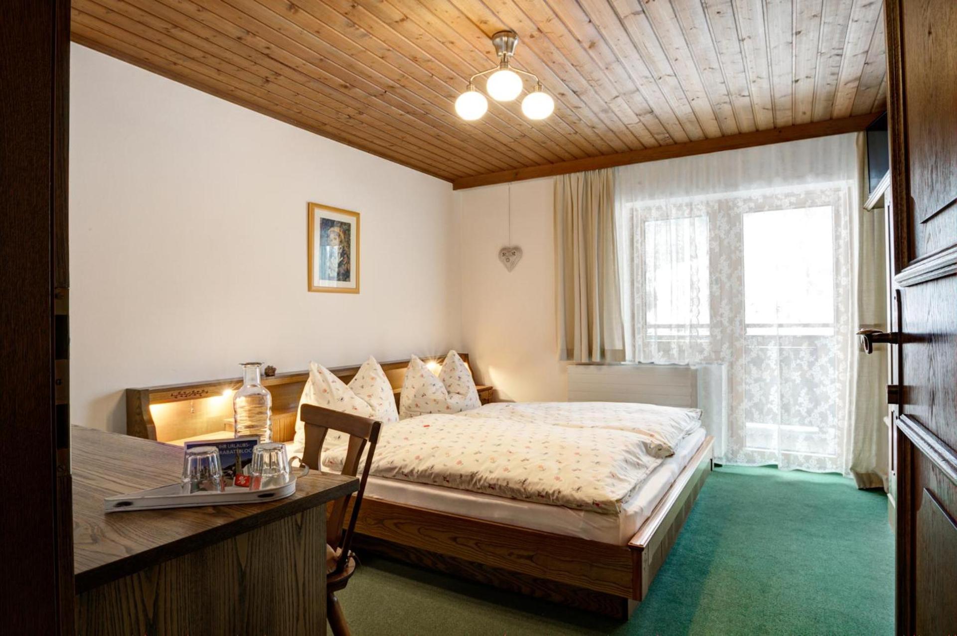 Doppelzimmer mit Balkon